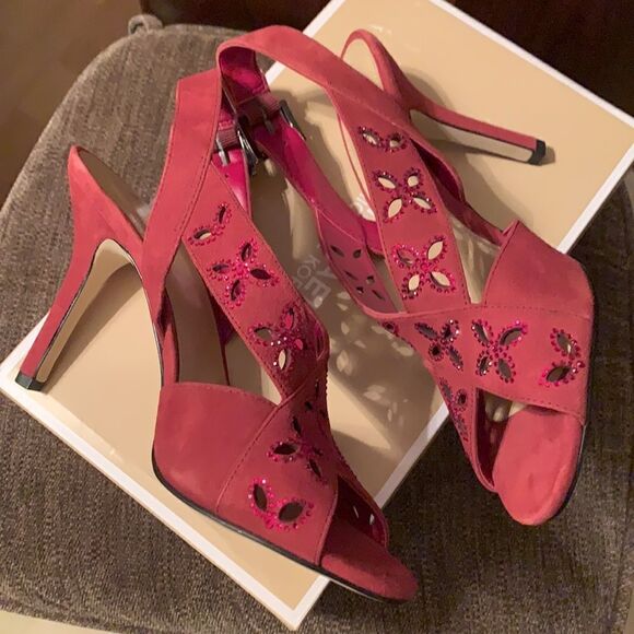 MICHAEL Kors Heels  - Picture 5 of 7